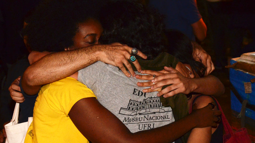 Histrias cobertas de cinzas